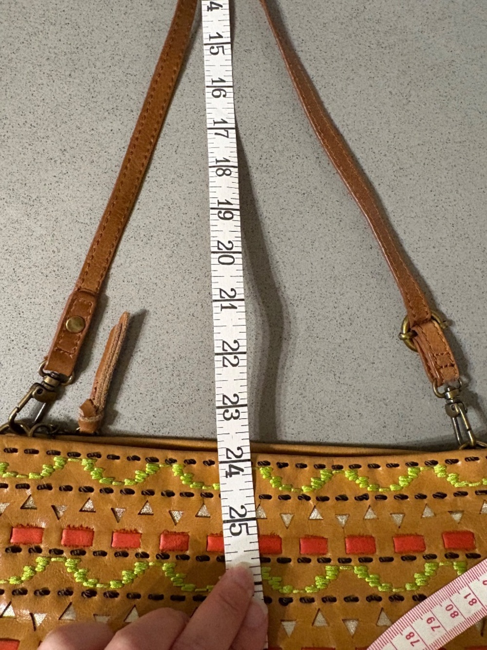 The Sak embroidered / woven leather crossbody bag - Picture 6 of 12